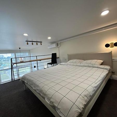 Stylish&Cozy Loft Zuvedra Near City Center فيلنيوس المظهر الخارجي الصورة