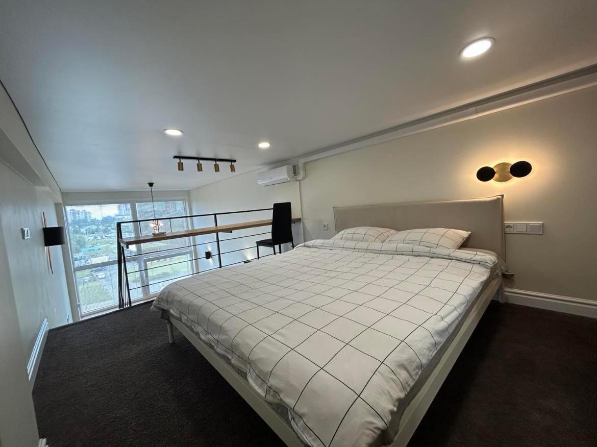 Stylish&Cozy Loft Zuvedra Near City Center فيلنيوس المظهر الخارجي الصورة